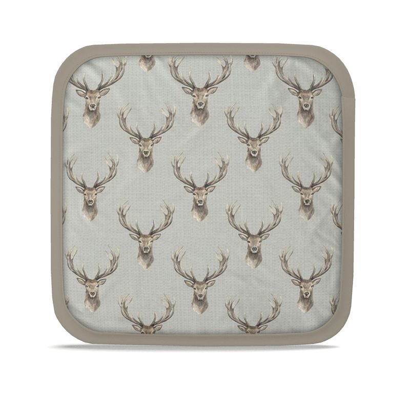 Highland Stag Pot Grabs - Charming Pair for Cooking & Bakeware