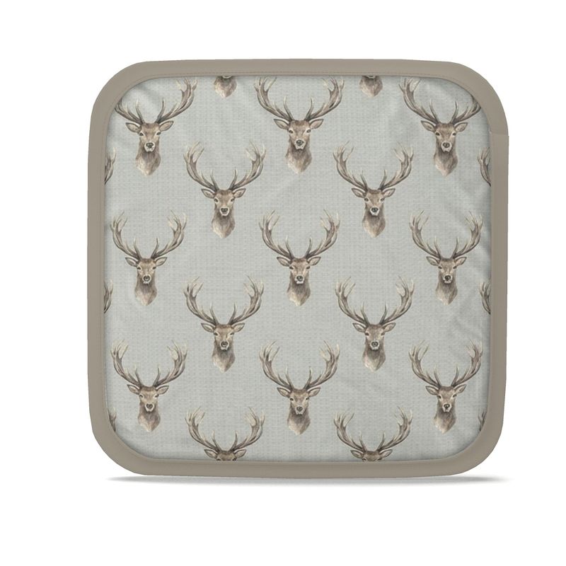 Highland Stag Pot Grabs - Charming Pair for Cooking & Bakeware